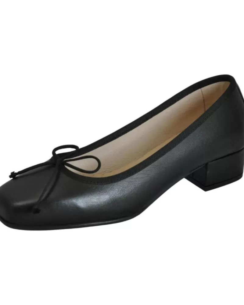 Woman DCHICAS Woman Zapatos De Tacon - Manoletina Tacon Bajo De Piel Para Mujer Modelo Negro